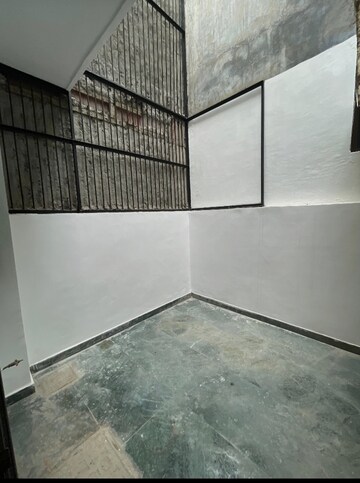 Room in 3.5 BHK Independent House at Sector 48 – for Sale