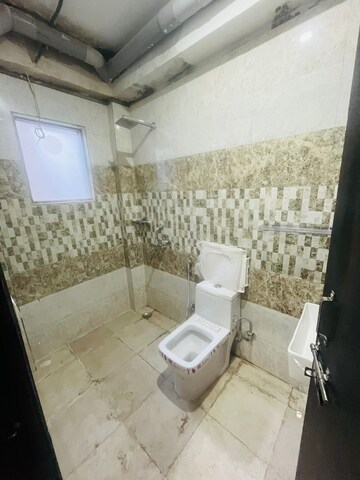 Bathroom in 1 RK Builder Floor at Sector 46 – for Rent