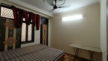 Bedroom in 2 BHK Builder Floor at Mayur Vihar Phase 1 – for Rent