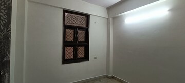 Room in 2 BHK Builder Floor at Mayur Vihar Phase 1 – for Rent
