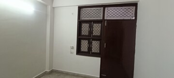 Room in 2 BHK Builder Floor at Mayur Vihar Phase 1 – for Rent