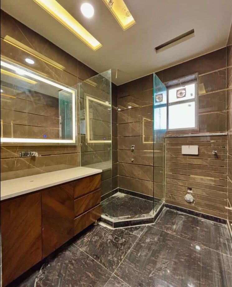 Kitchen, srishti-greenfield-homes 4 Bedroom 3100 Sq.Ft. Builder Floor In Green Fields Colony Faridabad 8207052