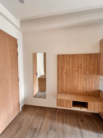 Room in 1 BHK Builder Floor at Sector 38 – for Rent