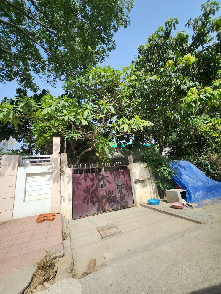 Listing Cover Image