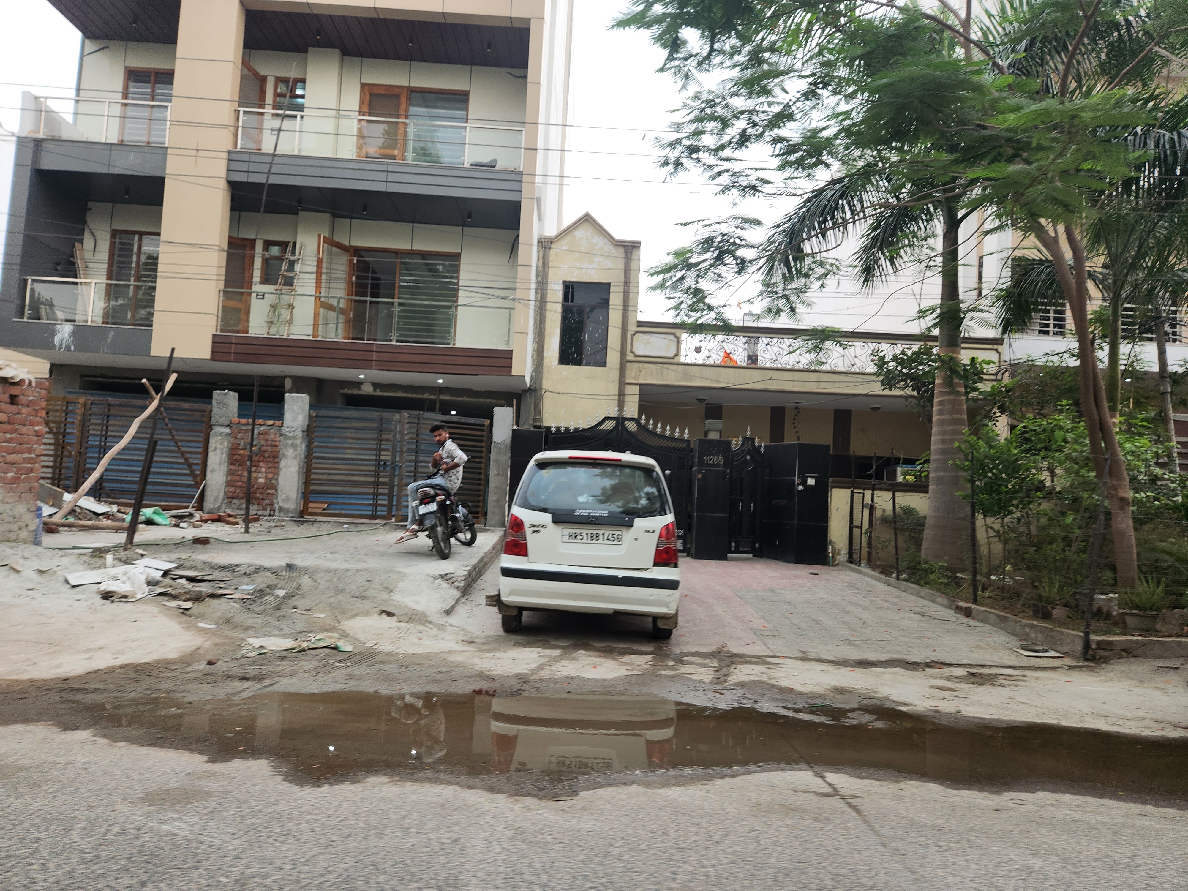 4 BHK + Pooja Room,Servant Room Independent House For Sale in Sector 15A