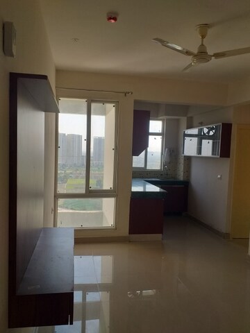 2 BHK Apartment For Rent in Zara Rossa, Sector 112