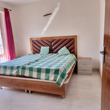 Room in 3 BHK Apartment at Sector 20 – for Rent