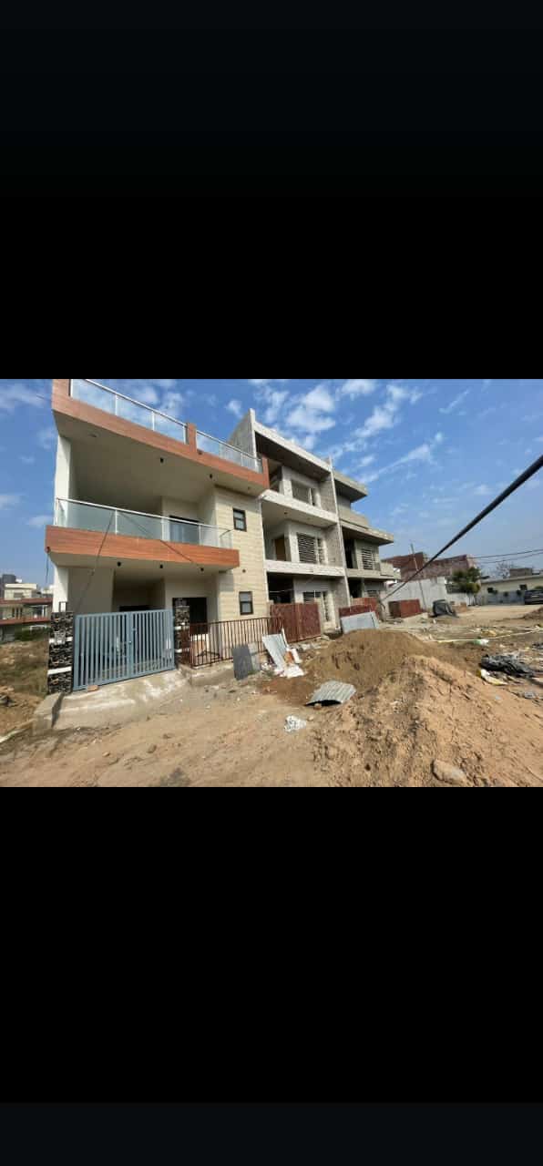 4 BHK + Pooja Room Independent House For Sale in Mona City