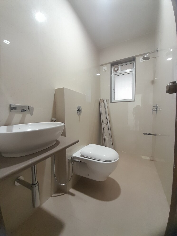 Master Bedroom, mitra-mandal 4 Bedroom 1840 Sq.Ft. Apartment In Parvati Paytha Pune 8207177