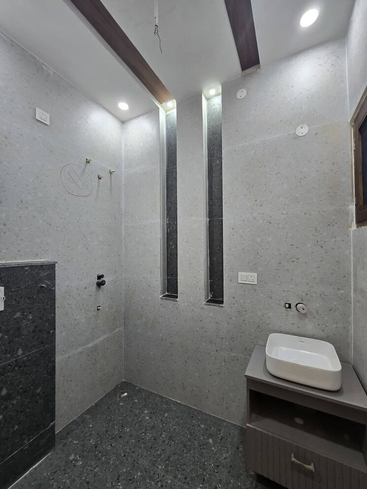 Bathroom, sunny enclave 4 Bedroom 185 Sq.Yd. Independent House In Sunny Enclave Mohali 8207185