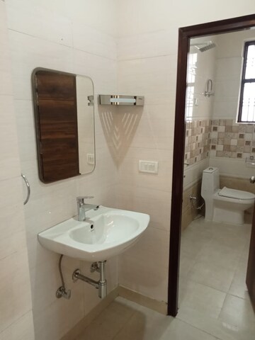 Bathroom in 3 BHK Builder Floor at Sector 40 – for Rent
