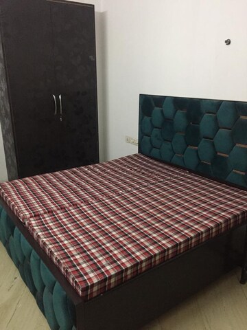 Bedroom in 3 BHK Builder Floor at Sector 40 – for Rent