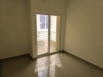 Room in 3 BHK Apartment at Stellar Okas Golf View, Sushant Golf City – for Rent