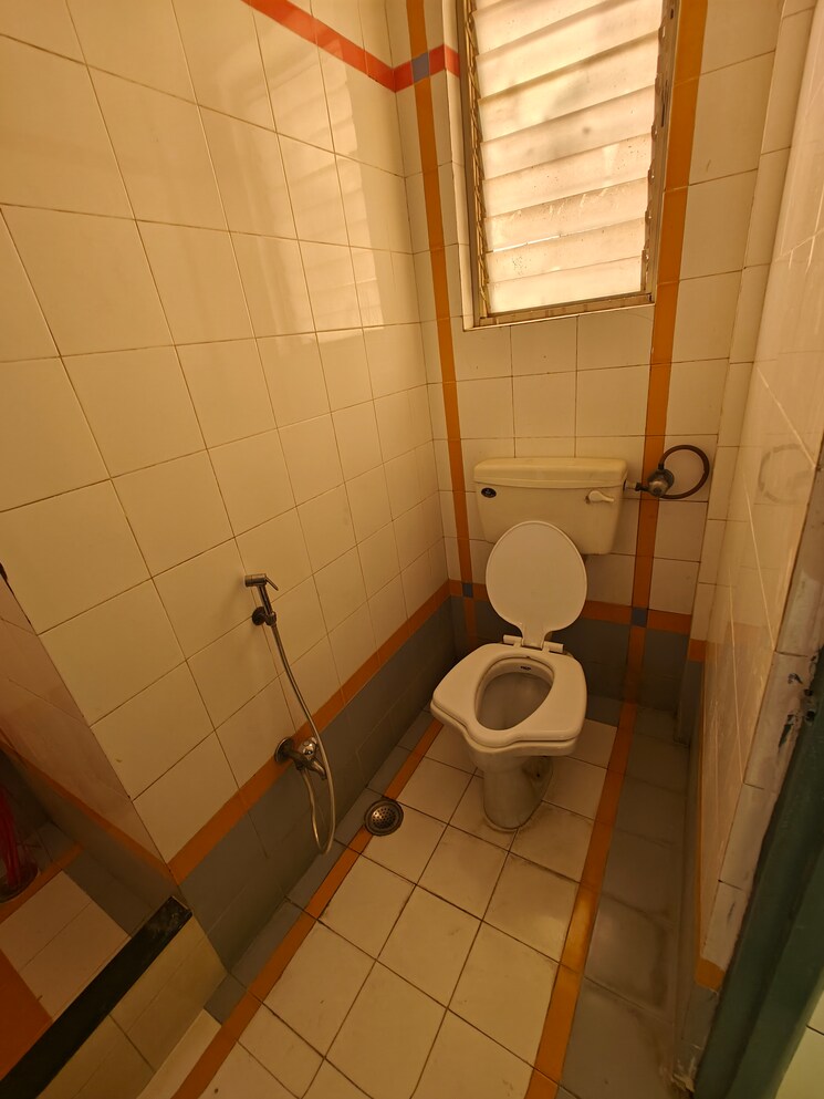 Bathroom, maruti-radhamit 1 Bedroom 650 Sq.Ft. Apartment In Nerul Navi Mumbai 8207217