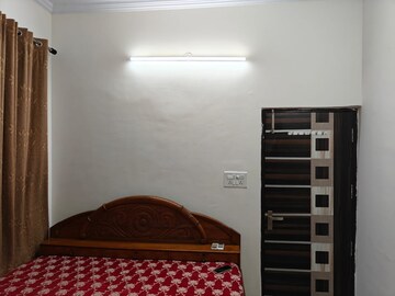 Bedroom in 2 BHK Builder Floor at Sector 38 – for Rent