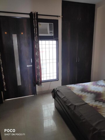 Room in 2 BHK Builder Floor at Sector 40 – for Rent