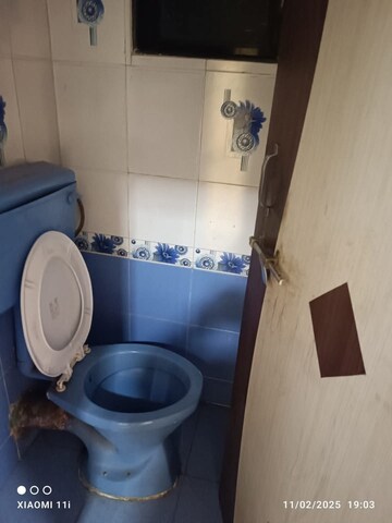 Bathroom in 1 BHK Apartment at Kopar Khairane – for Rent