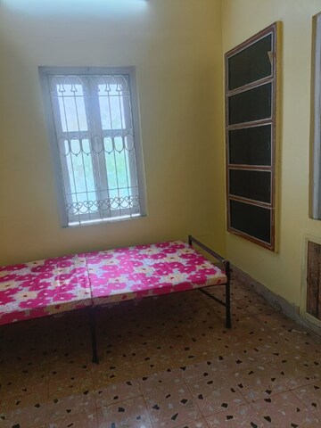 Room in  Pg at Tollygunge – for Rent