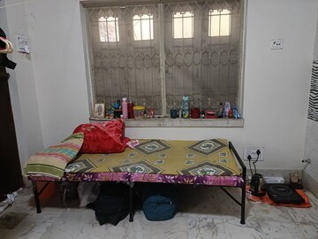 Room in  Pg at Tollygunge – for Rent