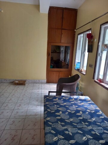 Room in  Pg at Tollygunge – for Rent