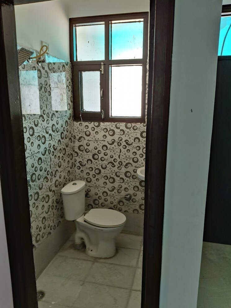 Bathroom, guru-nanak-enclave 2 Bedroom 900 Sq.Ft. Builder Floor In Dhakoli Village Zirakpur 8207337