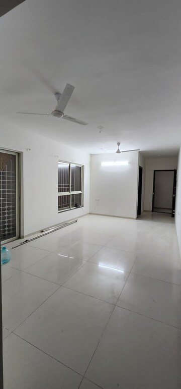 Room in 2 BHK Apartment at Puraniks Abitante Fiore, Bavdhan – for Rent