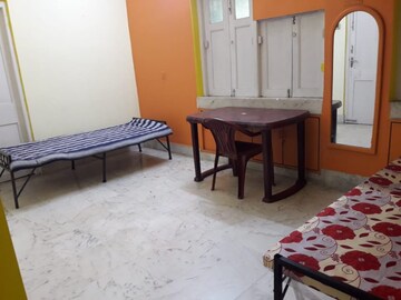 Room in  Pg at Tollygunge – for Rent