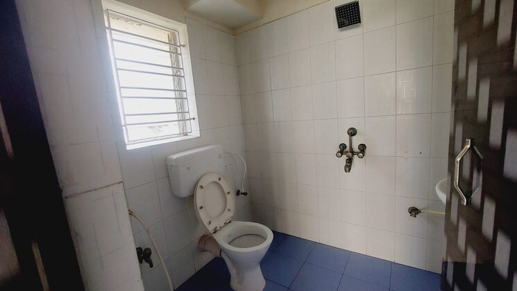 Bathroom, nbcc-vibgyor-towers 6 Bedroom 3079 Sq.Ft. Penthouse In Rajarhat New Town Kolkata 8207407