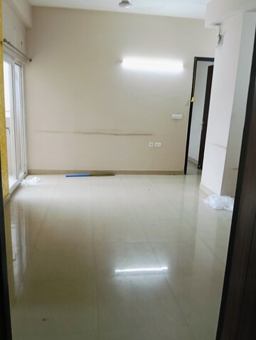 Room in 3 BHK Apartment at Hawelia Valenova Park, Tech Zone 4 Greater Noida – for Sale