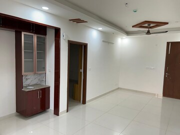 Room in 3.5 BHK Apartment at Prestige High Fields, Gachibowli – for Rent