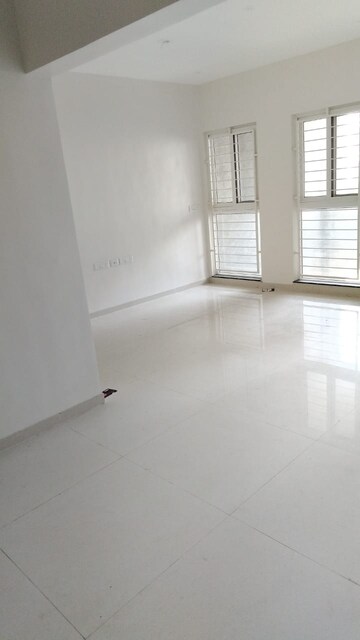 Room in 2 BHK Apartment at Shapoorji Pallonji Vanaha Golfland, Bavdhan – for Rent