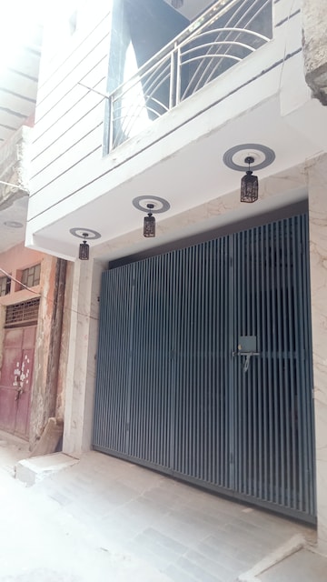 3.5 BHK Independent House For Resale in Hari Mandir Block RWA Mukherjee Nagar Delhi  8207495