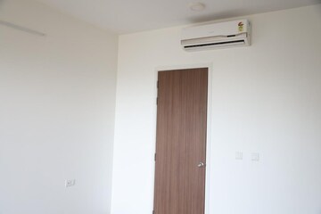 Room in 3 BHK Apartment at LnT Crescent Bay T5, Parel – for Rent