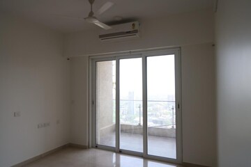 Room in 3 BHK Apartment at LnT Crescent Bay T5, Parel – for Rent