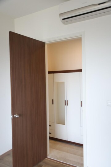 Room in 3 BHK Apartment at LnT Crescent Bay T5, Parel – for Rent