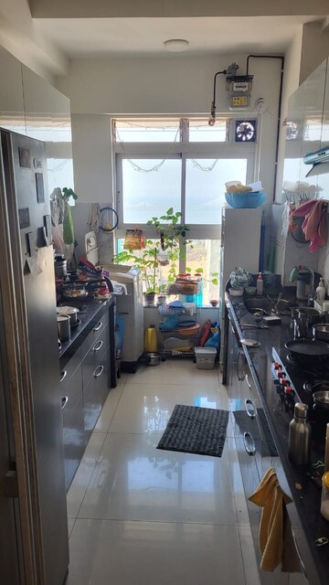 Master Bedroom in 2 BHK Apartment at Wadhwa Pristine, Matunga West – for Rent