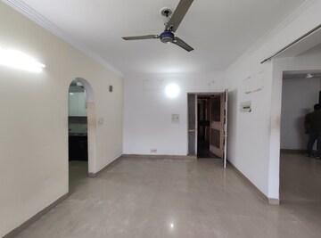 Room in 2 BHK Apartment at Vasant Kunj – for Rent