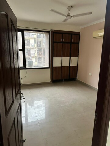 Room in 3 BHK Builder Floor at Peer Mucchalla – for Rent