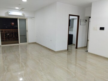 Room in 2 BHK Apartment at Kanakia Paris, Bandra East – for Rent