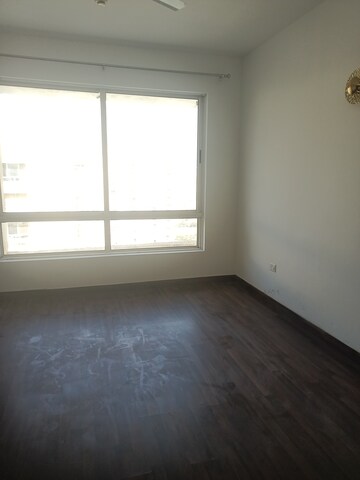 Room in 2 BHK Apartment at Jaypee Kalypso Court, Sector 128 – for Rent