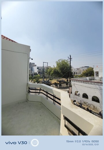Balcony in 2 BHK Independent House at Gomti Nagar – for Rent