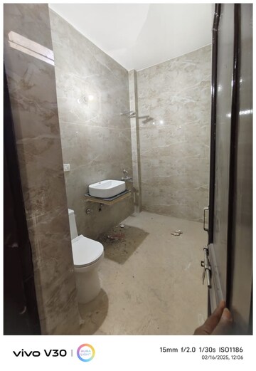 Bathroom in 2 BHK Independent House at Gomti Nagar – for Rent