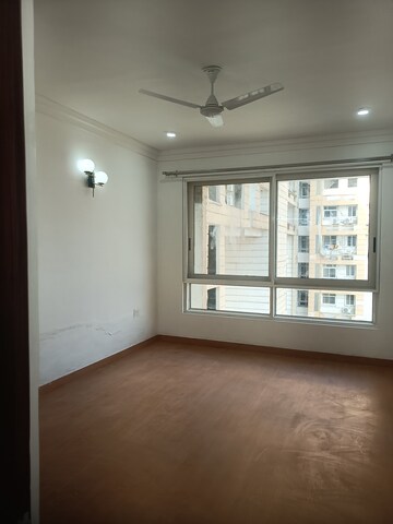 Room in 2 BHK Apartment at Jaypee Greens Kalypso Court, Sector 128 – for Rent