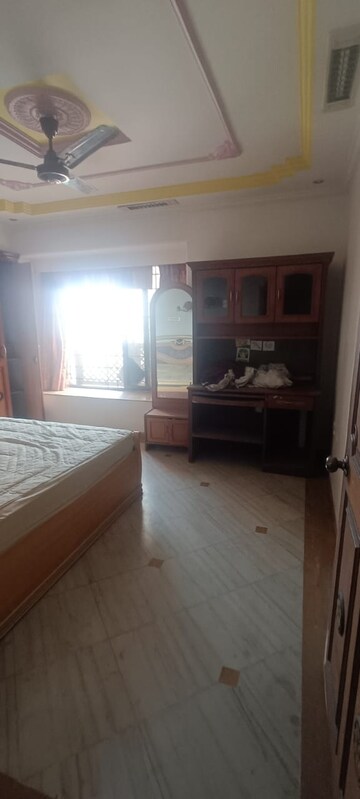 Room in 3 BHK Apartment at Soham Garden, Manpada – for Rent