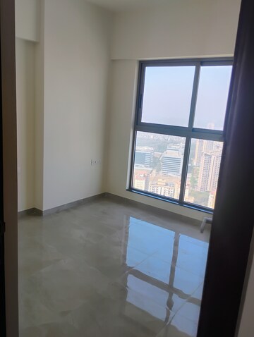 Room in 2 BHK Apartment at Sheth Irene, Malad West – for Rent