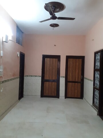 Room in 1 BHK Builder Floor at Sector 28 – for Rent