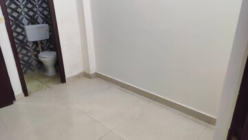 Room in 2.5 BHK Builder Floor at Nawada – for Rent