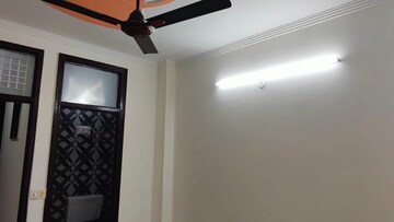 Furnished Amenities in 2.5 BHK Builder Floor at Nawada – for Rent