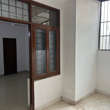 Living Room in 3 BHK Builder Floor at The Grand, Sector 52 – for Rent