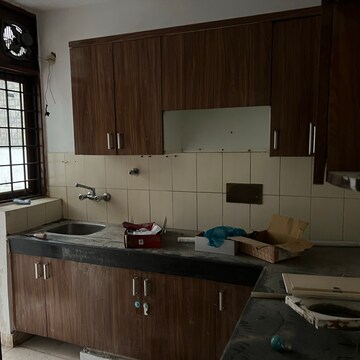 Kitchen in 3 BHK Builder Floor at The Grand, Sector 52 – for Rent
